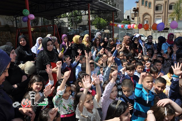 كفرقاسم – فيديو: بساتين الامل, السلام , والمحبة تحتفل بعيد الام على انغام عمو انس وجوقته ..